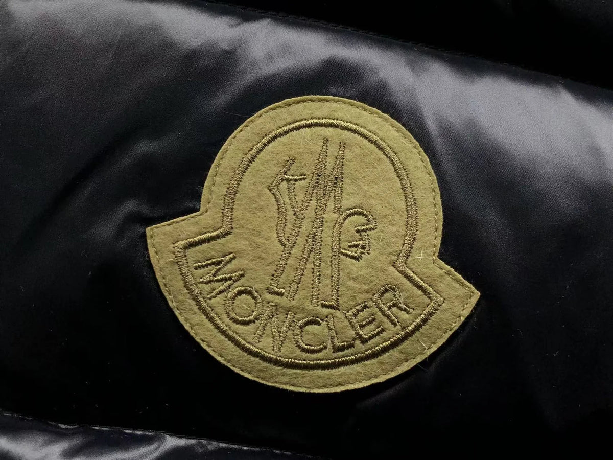 Moncler Sumido Gilet — Black
